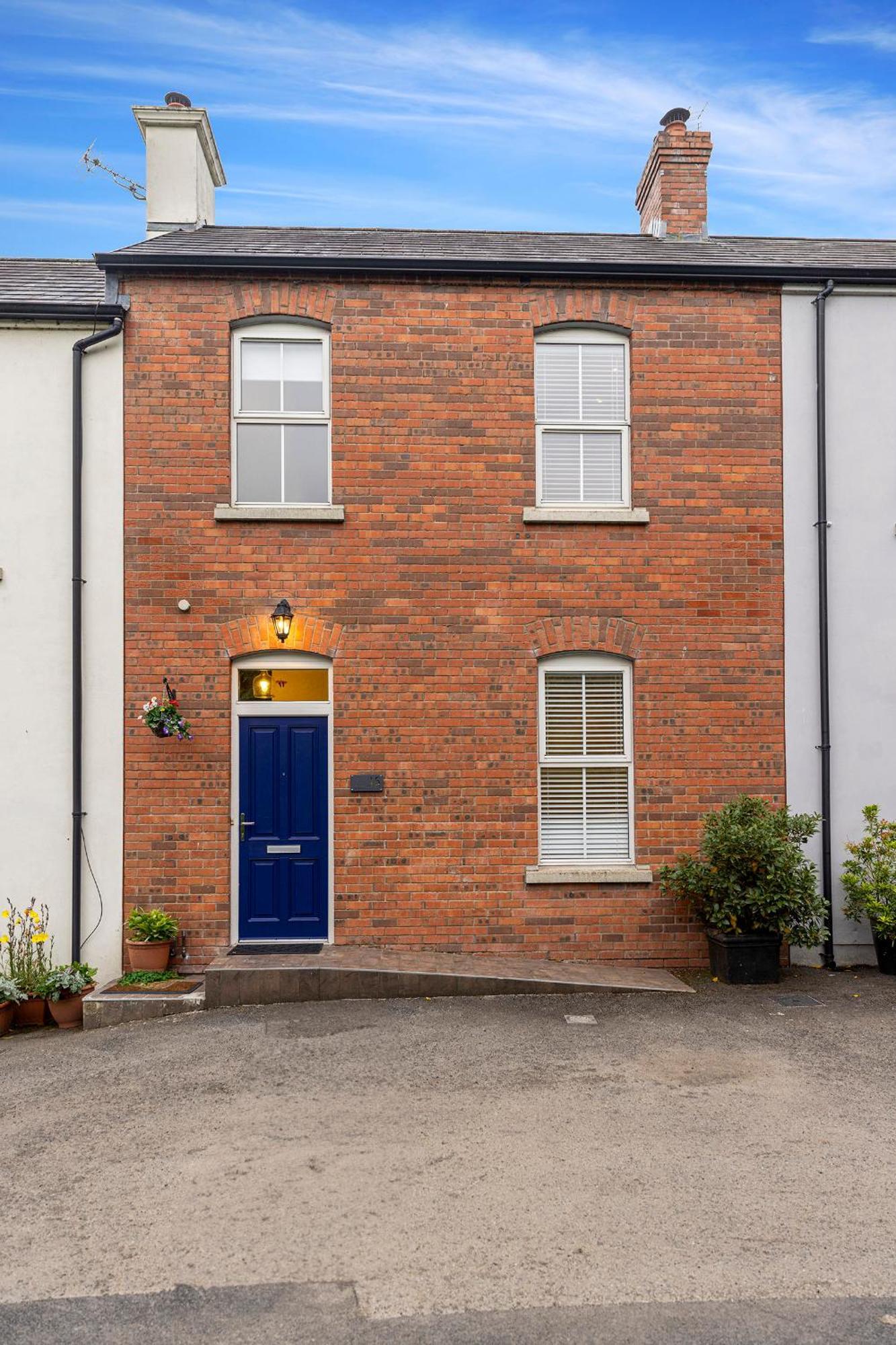 Riverside Townhouse Antrim Exterior photo